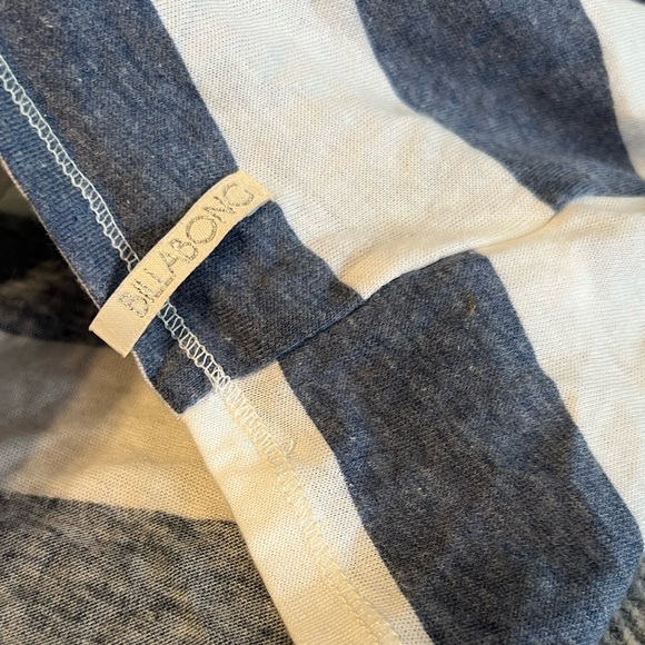 NWT Billabong Crop Top - Picture 3 of 4